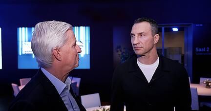 Wladimir Klitschko im Stimme-Interview mit Chefredakteur Uwe Ralf Heer.