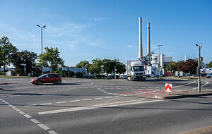 Die Kreuzung von Karl-Wüst-Straße und Albertistraße. Hier passieren viele Autounfälle. Die Kreuzung von Karl-Wüst-Straße und Albertistraße. Hier passieren viele Autounfälle.