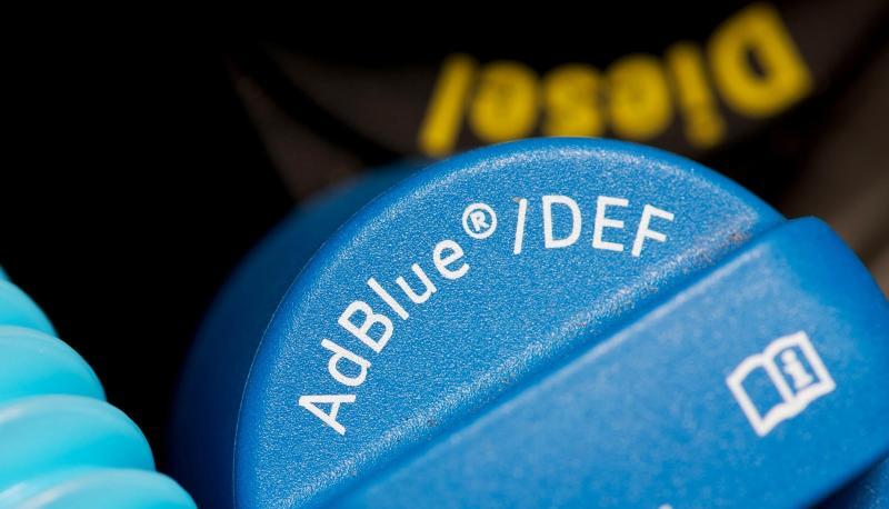 Lass den Harnstoff in den Tank - aber am besten zu Hause, mit Adblue aus dem Baumarkt.