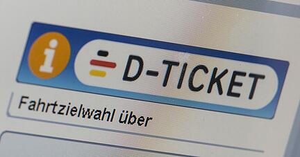 Das bundesweit gültige «D-Ticket» für den öffentlichen Nahverkehr kann erst ab Mai genutzt werden - verkauft wird es seit heute. Das bundesweit gültige «D-Ticket» für den öffentlichen Nahverkehr kann erst ab Mai genutzt werden - verkauft wird es seit heute.