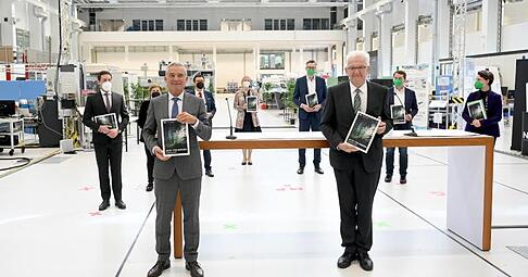 Innenminister Thomas Strobl (l, CDU) und Ministerpr&auml;sident Winfried Kretschmann (B90/Gr&uuml;ne).