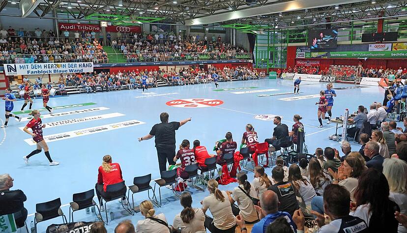 F&uuml;r die Handball-Bundesliga ist eine spezielle Beleuchtung erforderlich. Die alten Lampen sollen im Juni getauscht werden.