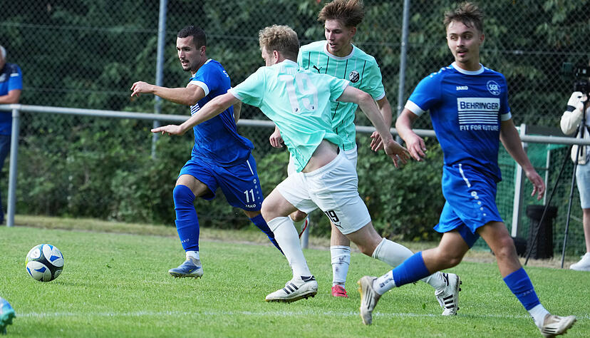 David Reitarow (links) sorgte mit seinem Freistoß für die zwischenzeitliche 2:1-Führung der SG Kirchardt. David Reitarow (links) sorgte mit seinem Freistoß für die zwischenzeitliche 2:1-Führung der SG Kirchardt.