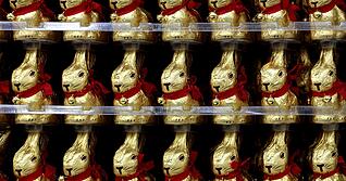 Schoko-Osterhasen werden immer teurer. (Symbolbild)