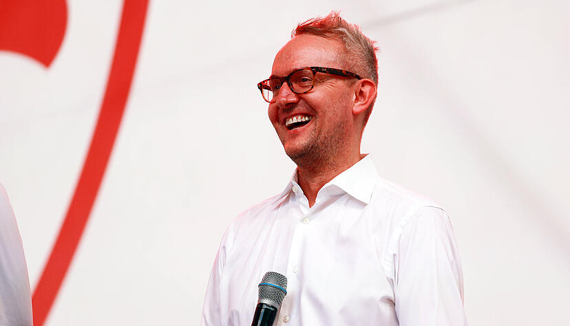 VfB-Vorstandsboss Alexander Wehrle kann guter Laune sein. VfB-Vorstandsboss Alexander Wehrle kann guter Laune sein.