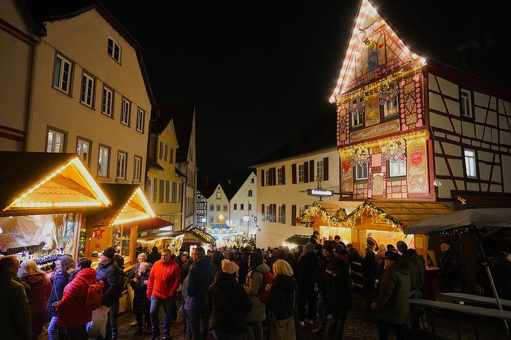 Eindrücke vom Altdeutschen Weihnachtsmarkt in Bad Wimpfen Besucher
