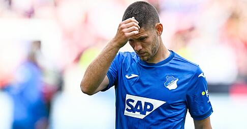 Mit reichlich Sorgenfalten auf der Stirn verlässt Hoffenheims Andrej Kramaric am Samstag nach dem 0:4 gegen die Bayern das Spielfeld. Die zweitschlechteste Erstliga-Saison der Vereinsgeschichte endete auf Rang 15. Mit reichlich Sorgenfalten auf der Stirn verlässt Hoffenheims Andrej Kramaric am Samstag nach dem 0:4 gegen die Bayern das Spielfeld. Die zweitschlechteste Erstliga-Saison der Vereinsgeschichte endete auf Rang 15.