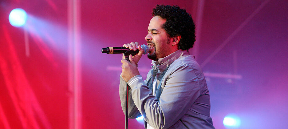 2009: Beim Open-Air-Konzert im Wertwiesenpark Heilbronn begeisterte der Sänger Adel Tawil von Ich & Ich rund 4000 Fans.
