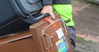 Neue M&uuml;lltonnen (hier in Biberach) werden teils verz&ouml;gert ausgeliefert. Auch beim Einsammeln der alten Beh&auml;lter l&auml;uft es nicht wie geplant.