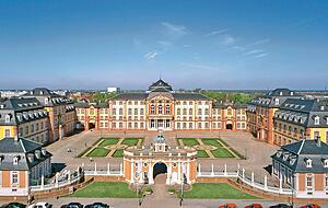 Schloss Bruchsal ist nur eines von vielen Ausflugszielen, mit denen diese Landschaft punkten kann.
Foto: privat Schloss Bruchsal ist nur eines von vielen Ausflugszielen, mit denen diese Landschaft punkten kann.
Foto: privat