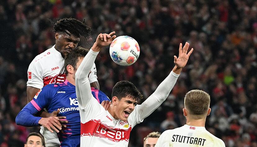 Nach dieser Szene gab es Strafstoß für Mainz. Nach dieser Szene gab es Strafstoß für Mainz.