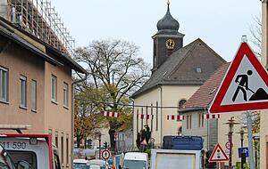 Umleitung über Kirchardt: Entsprechend eng geht es hier zu. Umleitung über Kirchardt: Entsprechend eng geht es hier zu.
