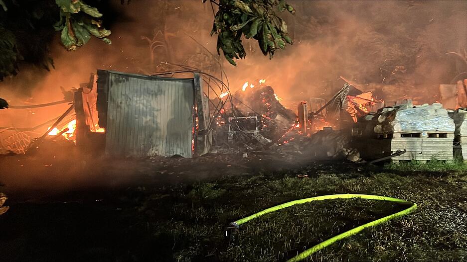 Die Bewohner des Hauses befinden sich im Urlaub. Die Bewohner des Hauses befinden sich im Urlaub.