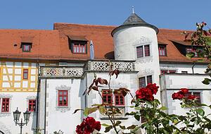 Der Schein trügt. Das Schlosshotel hat einen hohen Sanierungsbedarf, ebenso wie die gesamte Anlage von Schloss Liebenstein. Fotos: Rolf Muth