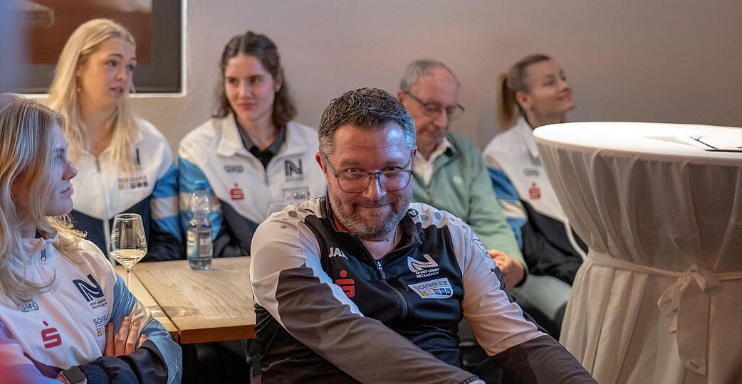 Trainer Thomas Zeitz und die Bundesliga-Mannschaft der Sport-Union Neckarsulm haben sich ambitionierte Ziele gesetzt – sofern sie sich finanziell stemmen lassen. Trainer Thomas Zeitz und die Bundesliga-Mannschaft der Sport-Union Neckarsulm haben sich ambitionierte Ziele gesetzt – sofern sie sich finanziell stemmen lassen.