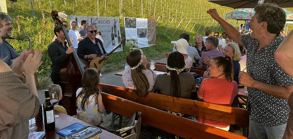 Das "Trio Belle Noci" verbreitete beste Stimmung unter den G&auml;sten bei Querfeldwein am Erlenbacher Kayberg.