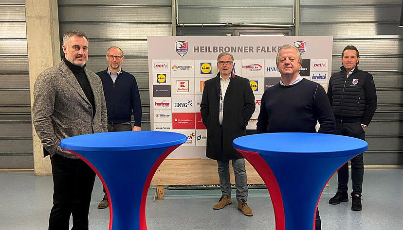 Geben als Gesellschafter die Richtung bei den Falken vor: (v.l.) Stefan Rapp, Rainer Maurer, Franz Böllinger, Tom Bucher und Steffen Schnizer. Foto: Heilbronner Falken Geben als Gesellschafter die Richtung bei den Falken vor: (v.l.) Stefan Rapp, Rainer Maurer, Franz Böllinger, Tom Bucher und Steffen Schnizer. Foto: Heilbronner Falken