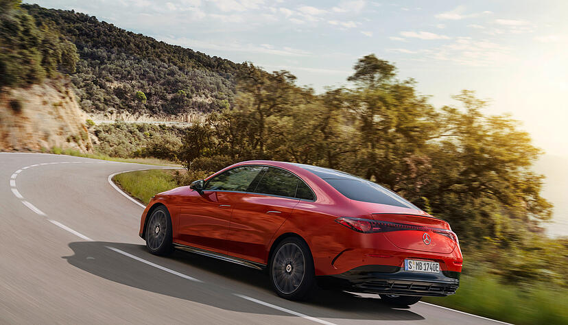 Für den vollelektrischen CLA fährt Mercedes sogar Sonderschichten. Den Wagen wird es aber auch als Verbrenner geben. Für den vollelektrischen CLA fährt Mercedes sogar Sonderschichten. Den Wagen wird es aber auch als Verbrenner geben.