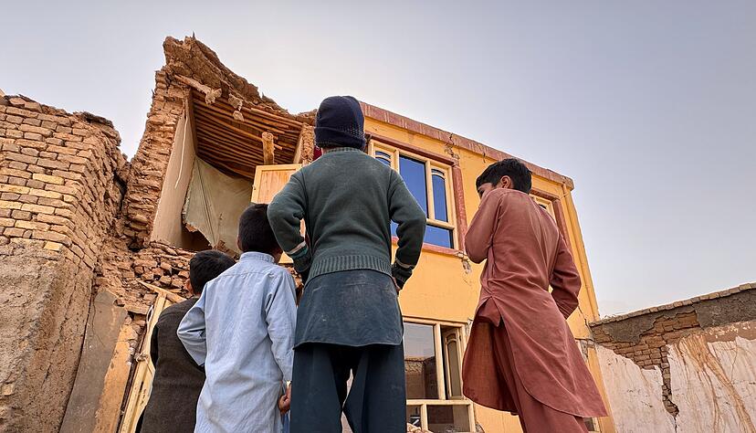Zahlreiche Gebäude wurden zerstört oder beschädigt. Zahlreiche Gebäude wurden zerstört oder beschädigt.