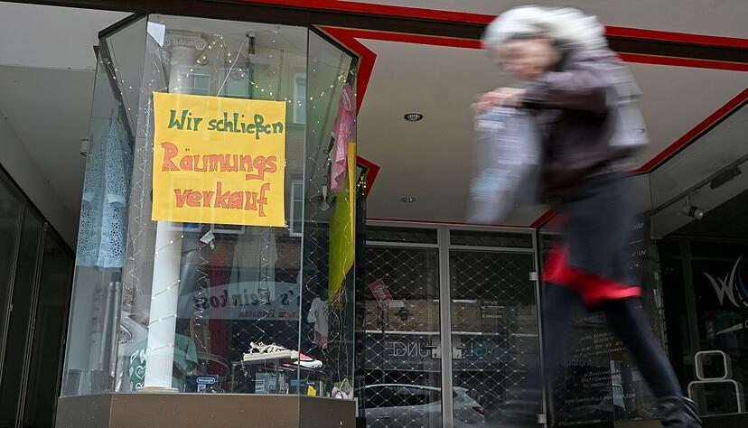 In der Debatte um das Stadtbild fordern drei Oberbürgermeister aus Baden-Württemberg Maßnahmen gegen Alkoholverkauf und die Verödung der Innenstädte.(Archiv) In der Debatte um das Stadtbild fordern drei Oberbürgermeister aus Baden-Württemberg Maßnahmen gegen Alkoholverkauf und die Verödung der Innenstädte.(Archiv)