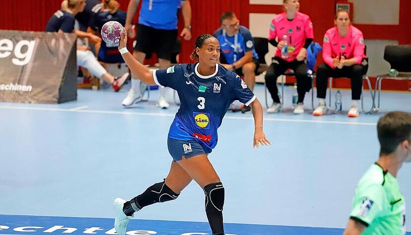 In Blau so gut wie in Orange? Sharon Nooitmeer feierte ein gelungenes A-Länderspiel-Debüt für die Niederlande. Nun wartet Union Halle-Neustadt.