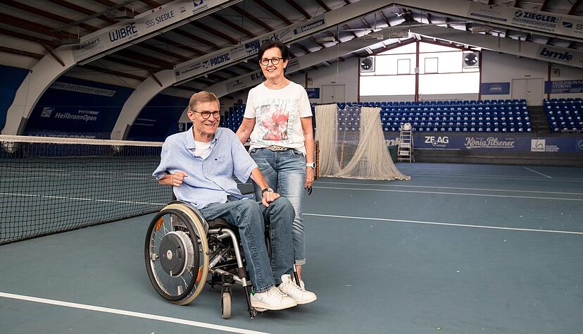 So behalten Uli Eim&uuml;llner viele in Erinnerung: mit Ehefrau Marga im Tenniscenter Talheim.