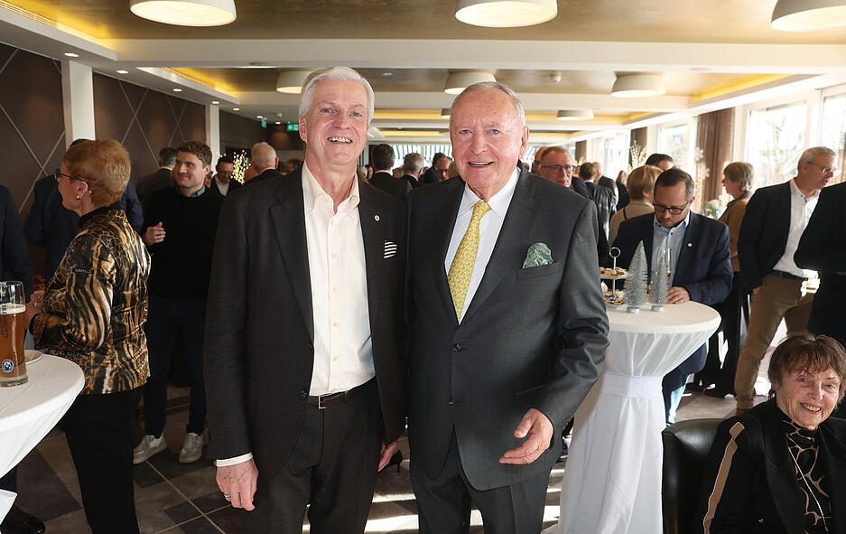Harald von Seefried (rechts), Beiratsvorsitzender der Stimme Mediengruppe, und Chefredakteur Uwe Ralf Heer bei der Geburtstagsmatinee im Heilbronner Insel-Hotel. Harald von Seefried (rechts), Beiratsvorsitzender der Stimme Mediengruppe, und Chefredakteur Uwe Ralf Heer bei der Geburtstagsmatinee im Heilbronner Insel-Hotel.