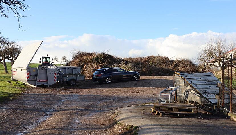 In den vergangenen zw&ouml;lf Jahren ist die Zahl der Reisig- und Gr&uuml;ngutpl&auml;tze im Hohenlohekreis fast auf ein Drittel gesunken.