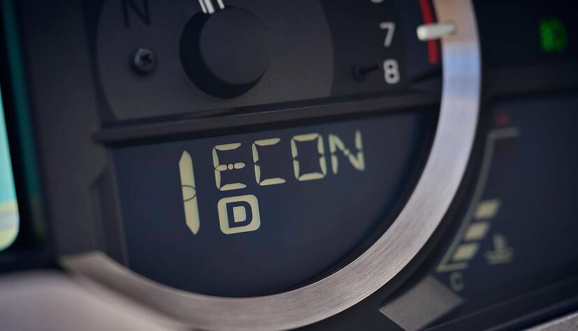 Effizient unterwegs: Im Econ-Fahrmodus zeigt die Honda Gold Wing, wie sparsam und entspannt Tourenfahren sein kann. Effizient unterwegs: Im Econ-Fahrmodus zeigt die Honda Gold Wing, wie sparsam und entspannt Tourenfahren sein kann.