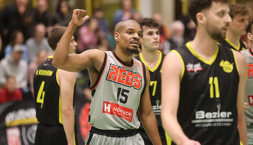 Marques Charlton übernahm in der Schlussphase Verantwortung. Der US-Amerikaner erzielte insgesamt 26 Punkte – darunter auch die drei wichtigsten zum Sieg. Marques Charlton übernahm in der Schlussphase Verantwortung. Der US-Amerikaner erzielte insgesamt 26 Punkte – darunter auch die drei wichtigsten zum Sieg.