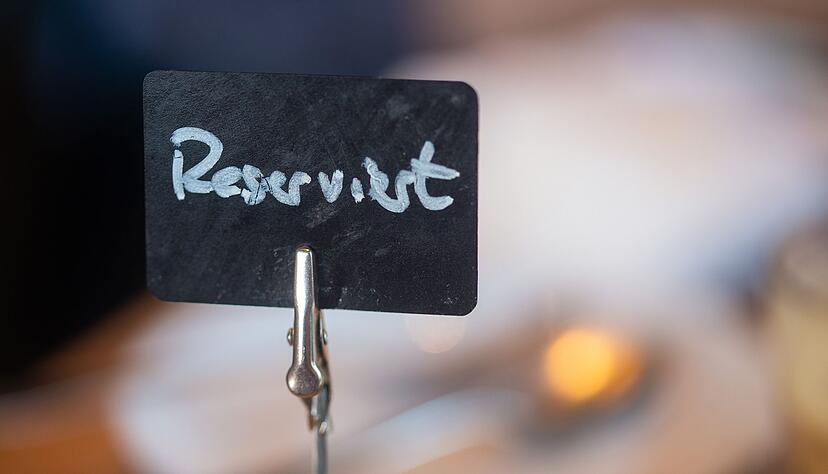 Wer im Restaurant einen Tisch reserviert und nicht erscheint, kann vom Wirt zur Kasse gebeten werden.