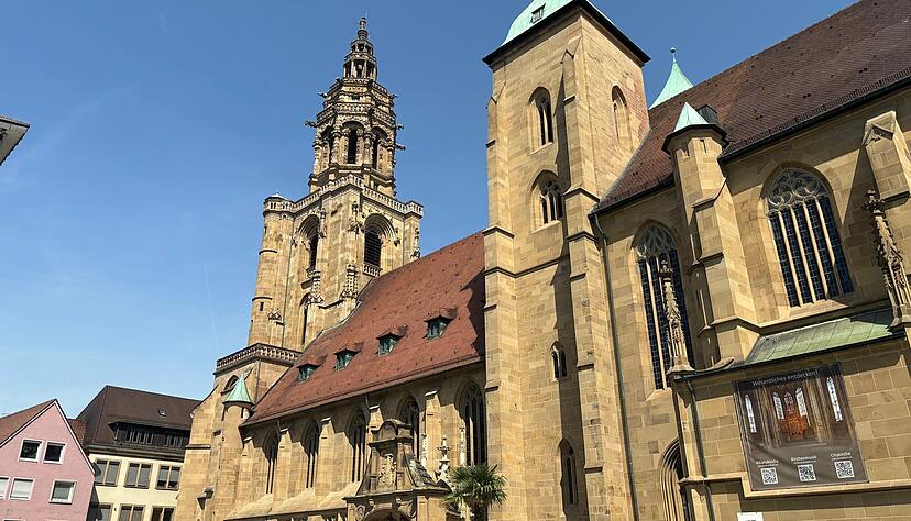 Der Westturm der Kilianskirche ragt in den Himmel empor: 204 Stufen führen zur Aussichtsplattform. Der Westturm der Kilianskirche ragt in den Himmel empor: 204 Stufen führen zur Aussichtsplattform.