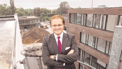 "Wir haben uns einen deutlichen qualitativen Sprung vorgenommen."
Professor Dirk Zupancic "Wir haben uns einen deutlichen qualitativen Sprung vorgenommen."
Professor Dirk Zupancic