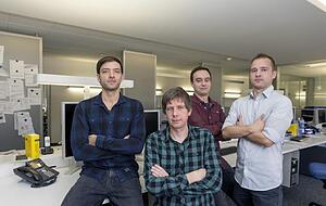 Das Movember-Team der Stimme: Niklas Frielingsdorf, Stefan Sonntag, Daniel Stahl und Tobias Wieland (von links). Noch glattrasiert, bald mit Schnauzer.
Foto: Mugler Das Movember-Team der Stimme: Niklas Frielingsdorf, Stefan Sonntag, Daniel Stahl und Tobias Wieland (von links). Noch glattrasiert, bald mit Schnauzer.
Foto: Mugler