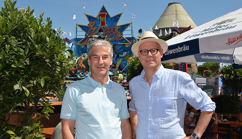 Festwirt Karl Maier (links) und HMG-Geschäftsführer Steffen Schoch sind mit dem Verlauf des Heilbronners Volksfests rundum zufrieden.