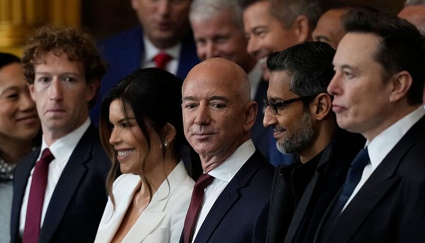 Unter den G&auml;sten bei Trumps Amtseinf&uuml;hrung: Mark Zuckerberg (l-r), Lauren Sanchez und ihr Partner Jeff Bezos, Sundar Pichai und Elon Musk.