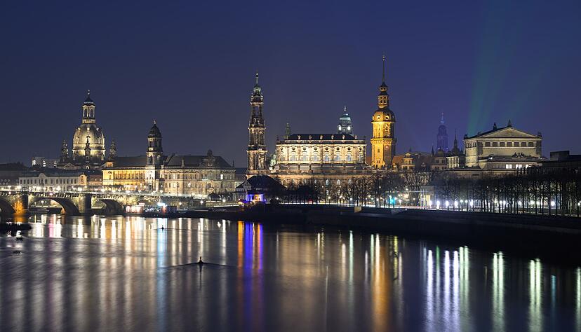 Gedenken und Widerstand - Dresden begeht 80. Jahrestag der Zerst&ouml;rung der Stadt