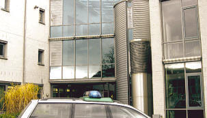 Keine Sorge: Das Geb&auml;ude der K&uuml;nzelsauer Polizeidirektion ist zwar bewertet worden. Doch &uuml;ber einem Verkauf ist l&auml;ngst nicht entschieden.
          Foto: B. Griesinger