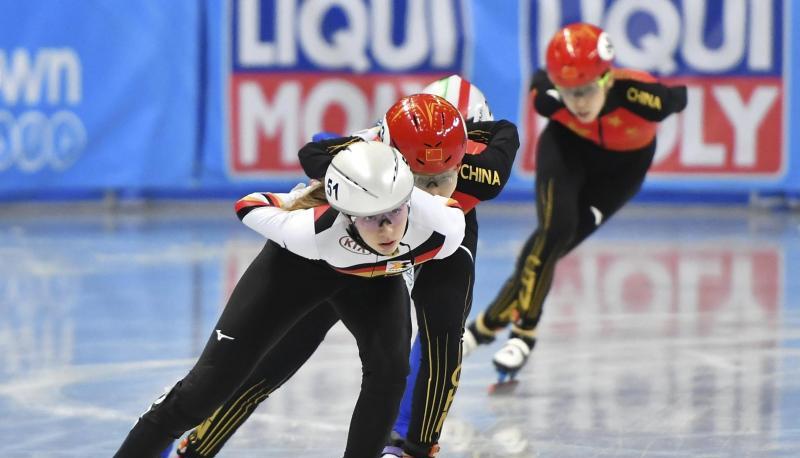 Anna Seidel (l) gewann Bronze über 1500 Meter.