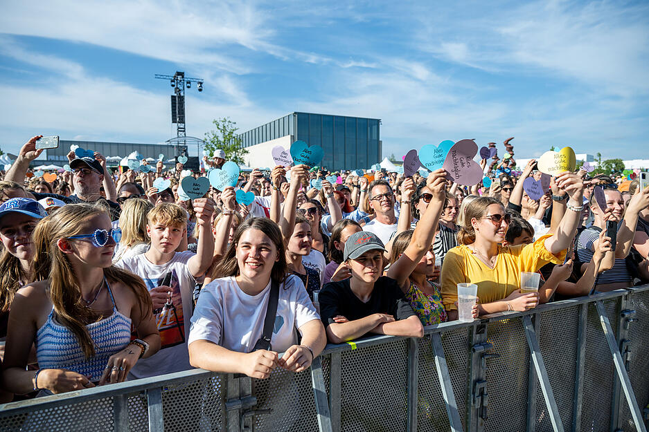 Rund 10.000 Besucher kamen am Freitagabend aufs Festivalgelände in Künzelsau-Gaisbach.