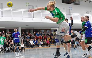Linksaußen Marius Braun war vor drei Wochen im Derby gegen die SG Degmarn-Oedheim mit acht Treffern bester Fleiner Torschütze. Als er gegen Fridingen/Mühlheim zuletzt aussetzen musste, ersetzte ihn Neuzugang Eric Stahl bestens. Linksaußen Marius Braun war vor drei Wochen im Derby gegen die SG Degmarn-Oedheim mit acht Treffern bester Fleiner Torschütze. Als er gegen Fridingen/Mühlheim zuletzt aussetzen musste, ersetzte ihn Neuzugang Eric Stahl bestens.