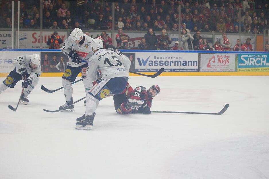 Die Heilbronner Falken kamen wesentlich besser in die Partie als noch am Freitag zuvor. Die Heilbronner Falken kamen wesentlich besser in die Partie als noch am Freitag zuvor.