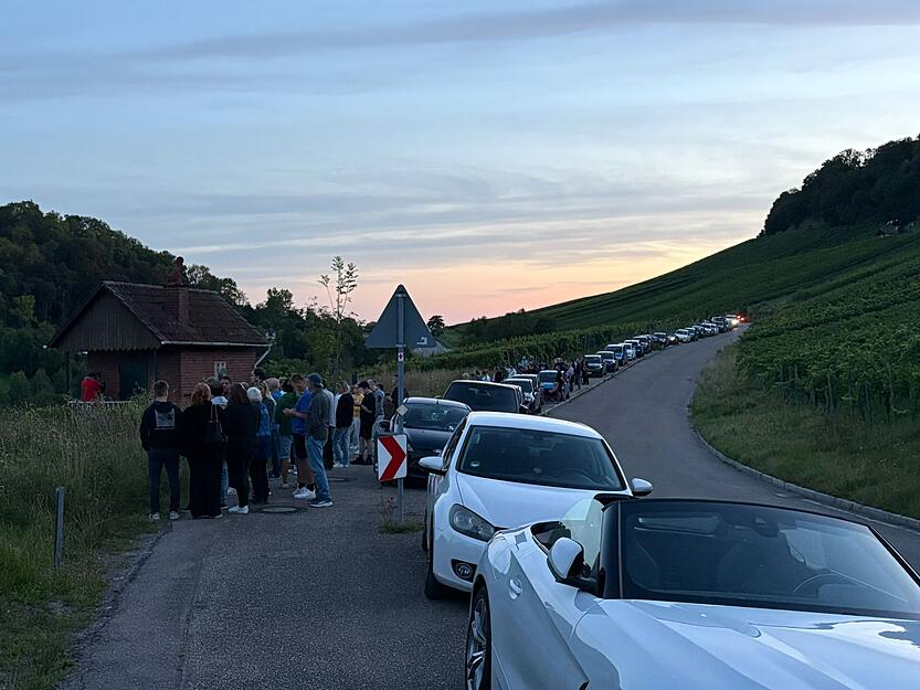 Die totale Mondfinsternis ist ein besonderes Himmelsphänomen – und am Sonntagabend auch in der Region Heilbronn zu sehen. Einen regelrechten Ansturm gibt es etwa auf dem Heilbronner Wartberg.