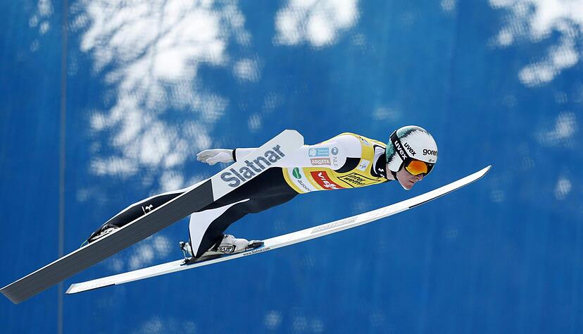 Domen Prevc siegte mit Schanzenrekord in Bad Mitterndorf. Domen Prevc siegte mit Schanzenrekord in Bad Mitterndorf.