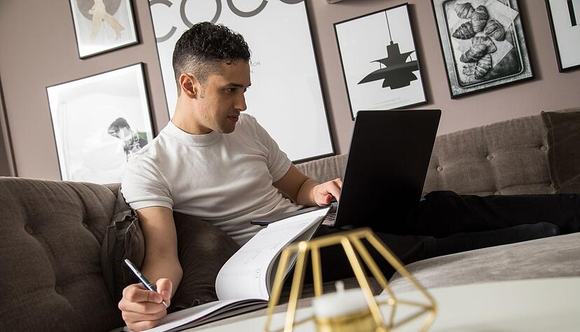 Pl&ouml;tzlich arbeitslos? Wer seinen Job verliert, kann bei der Agentur f&uuml;r Arbeit Arbeitslosengeld beantragen.