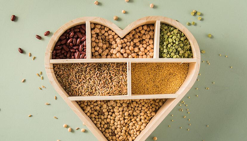 Hülsenfrüchte wie Linsen und Bohnen sind reich an Proteinen und Mineralstoffen: Richtig zubereitet, sind sie leicht verdaulich. Hülsenfrüchte wie Linsen und Bohnen sind reich an Proteinen und Mineralstoffen: Richtig zubereitet, sind sie leicht verdaulich.