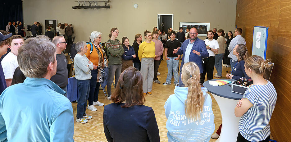 Rund 80 G&auml;ste sind gekommen, um bei der Reihe &bdquo;Bildung auf den Punkt&ldquo; von Heilbronner Stimme und der Akademie f&uuml;r Innovative Bildung und Management (AIM) &uuml;ber das Ph&auml;nomen Gaming zu sprechen.