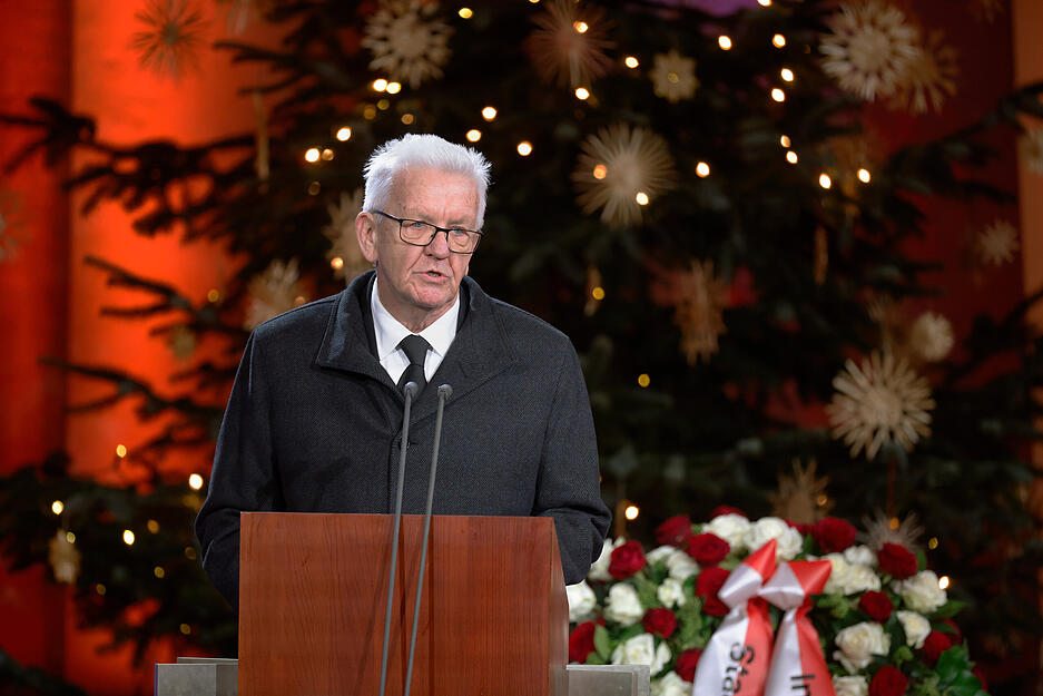 Winfried Kretschmann (Bündnis 90 / Die Grünen), Ministerpräsident von Baden-Württemberg, redet beim Gottesdienst bei der Trauerfeier für Wolfgang Schäuble.