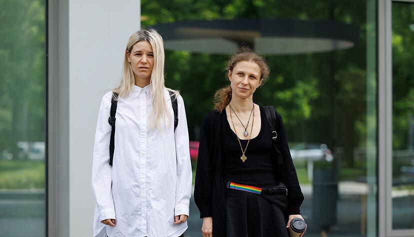 Diana Burkot (l) ist eine Aktivistin des feministischen Kollektivs, zu dem auch Maria Aljochina (r) gehört. (Archivbild)