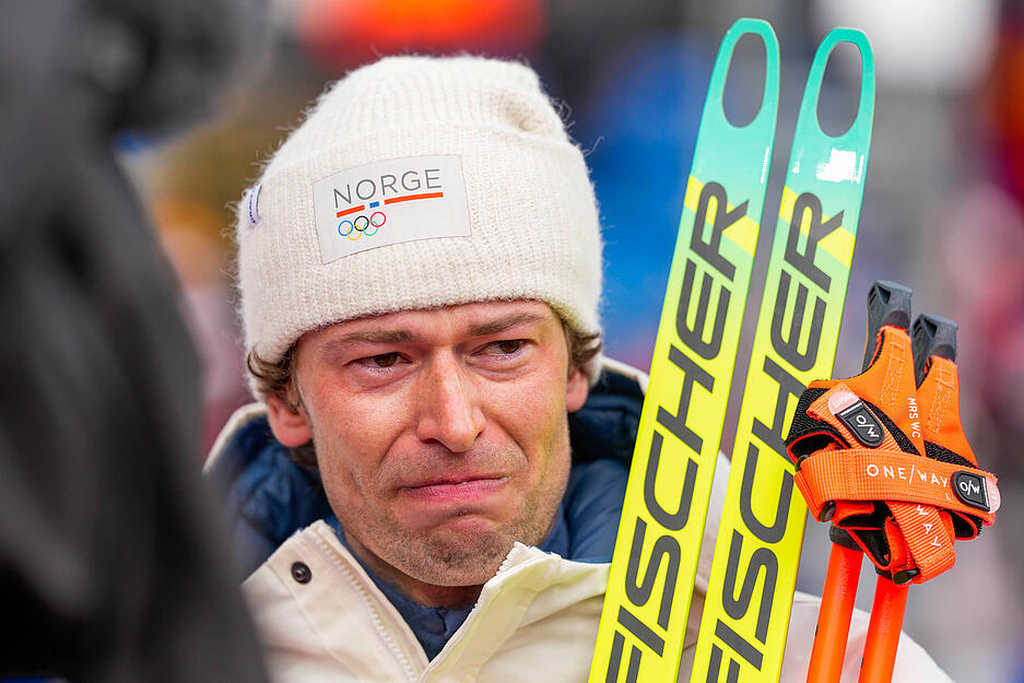 Es ist womöglich DER Aufreger der Spiele. Der norwegische Biathlet Sturla Holm Laegreid hat nach seinem Bronze-Erfolg im Einzelrennen bei einem Fernseh-Interview gestanden, seine Freundin betrogen zu haben. Im Netz erntet er dafür wenig Mitleid. Es ist womöglich DER Aufreger der Spiele. Der norwegische Biathlet Sturla Holm Laegreid hat nach seinem Bronze-Erfolg im Einzelrennen bei einem Fernseh-Interview gestanden, seine Freundin betrogen zu haben. Im Netz erntet er dafür wenig Mitleid.